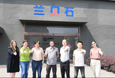胸中翻锦绣|笔下走龙蛇-俄罗斯合作伙伴赠礼，祝贺恒温恒湿箱大卖。